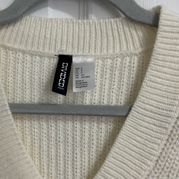 H&M Ribbed Sweater Vest - Picture 2 of 6